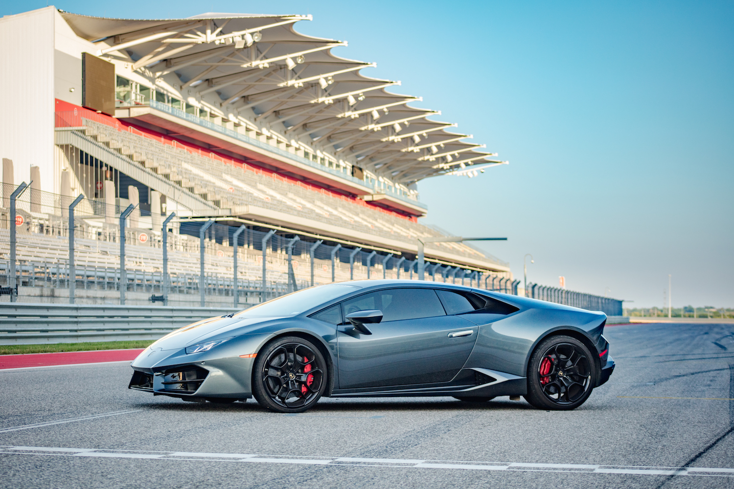 Lamborghini Huracán (Drive + Ride) Image 1
